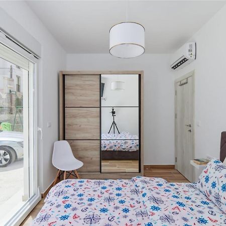 Petrovic apartmani Tivat Exterior foto