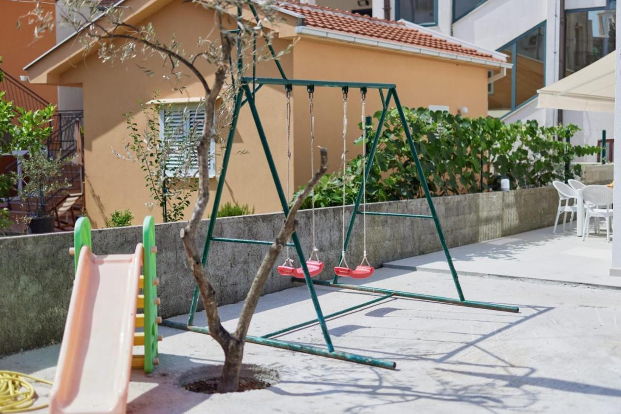 Petrovic apartmani Tivat Exterior foto