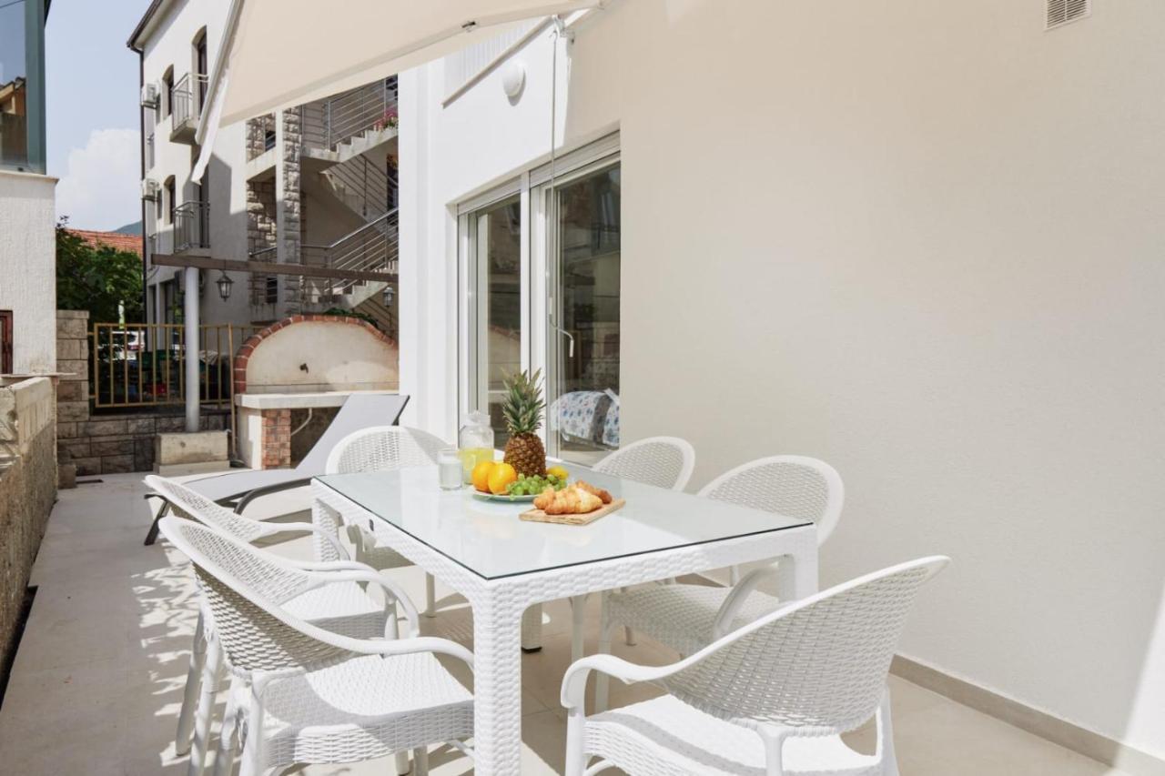 Petrovic apartmani Tivat Exterior foto