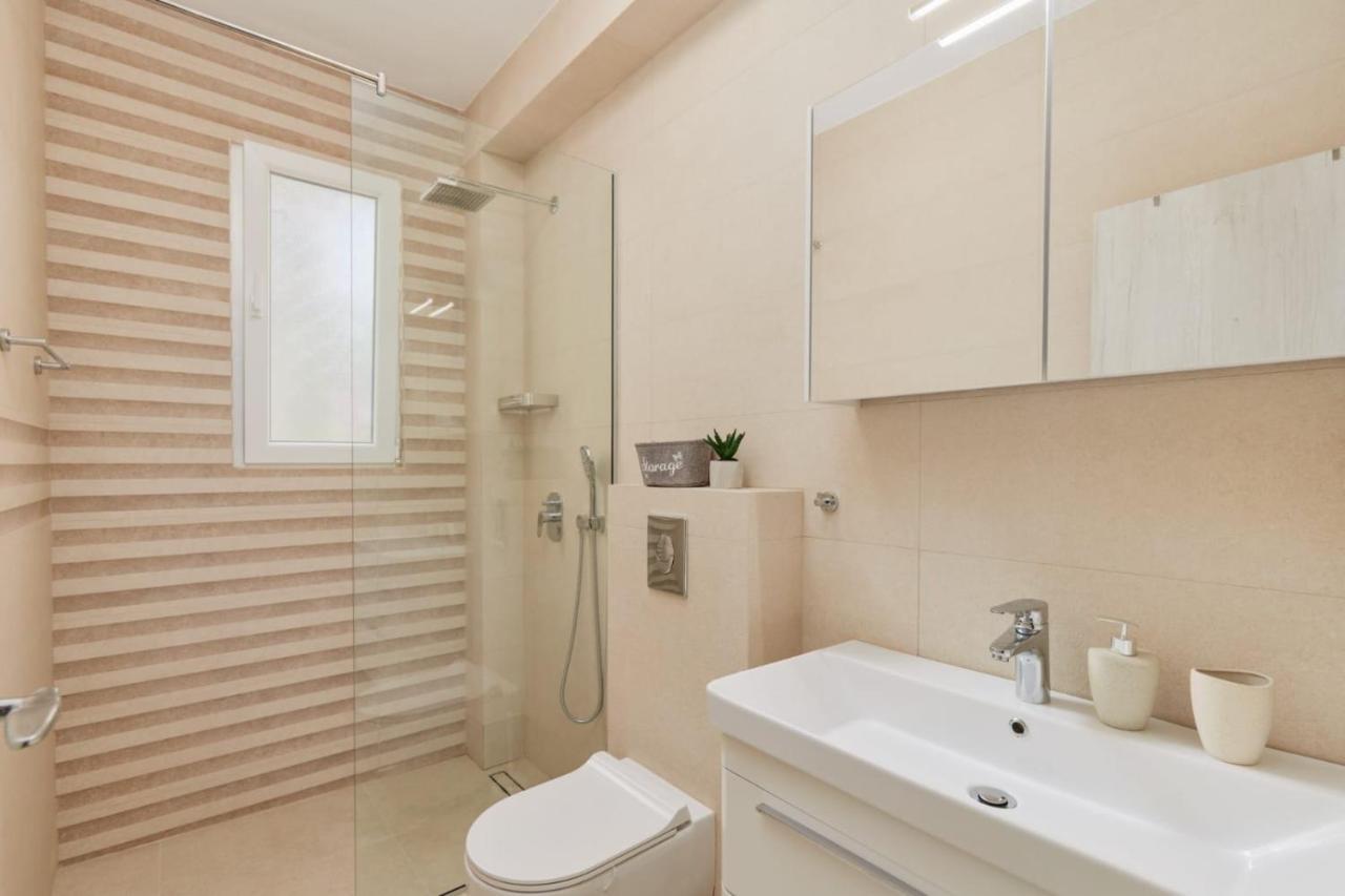 Petrovic apartmani Tivat Exterior foto