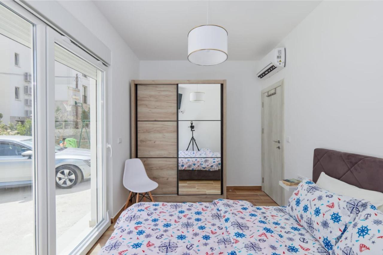 Petrovic apartmani Tivat Exterior foto