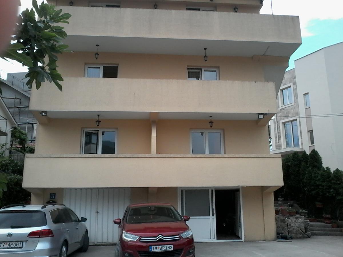 Petrovic apartmani Tivat Exterior foto