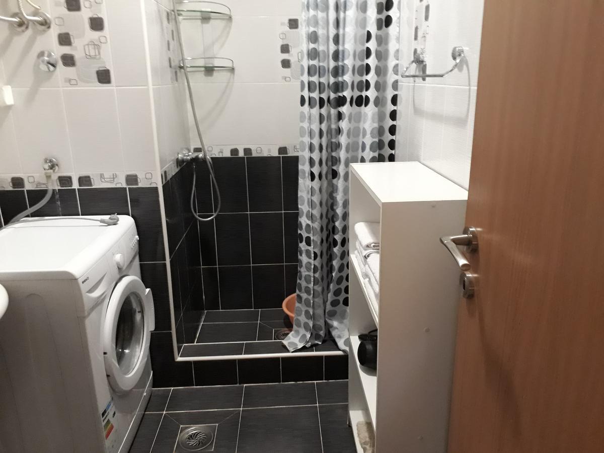 Petrovic apartmani Tivat Exterior foto